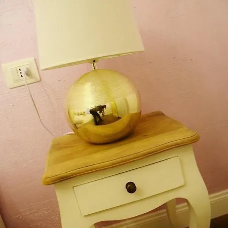 לינה וארוחת בוקר A Casa Di Giulia קסטל די סנגרו