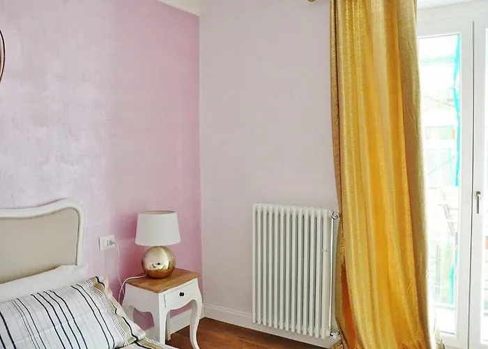 ベッド・アンド・ブレックファスト A Casa Di Giulia カステル・ディ・サングロ